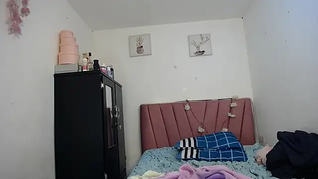 Liahdiaz  online show from 07/11/26, 01:14
