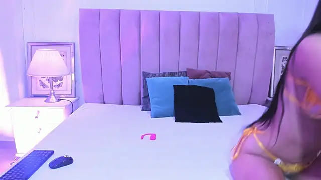 bela rossee online show from 10/21/25, 09:48