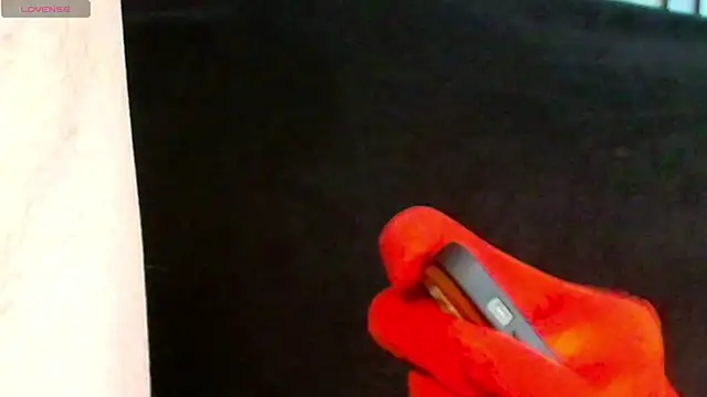 Snapshot of glovesandblowjobs chatting on 10/14/25, 08:20 glovesandblowjobs online show from 10/14/25, 08:20