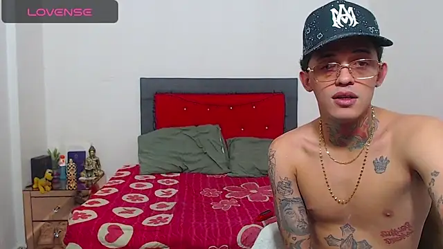 miawhithee online show from 11/29/25, 09:18