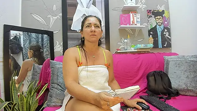 Snapshot of KarinaLiveCam chatting on 09/09/25, 02:55 KarinaLiveCam online show from 09/09/25, 02:55