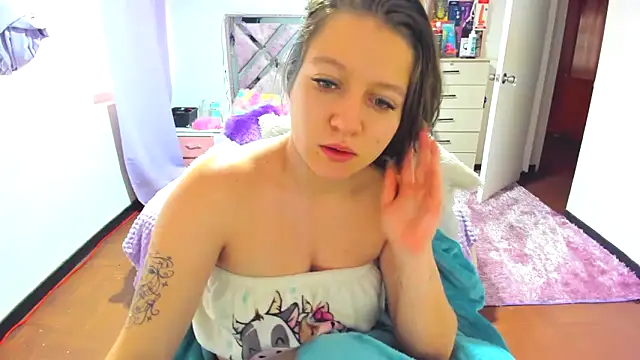 Snapshot of Luna_Analya chatting on 10/31/25, 11:00 Luna Analya online show from 10/31/25, 11:00