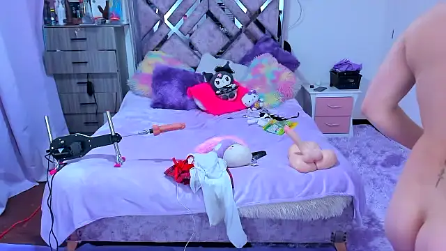 Snapshot of Luna_Analya chatting on 11/28/25, 08:22 Luna Analya online show from 11/28/25, 08:22