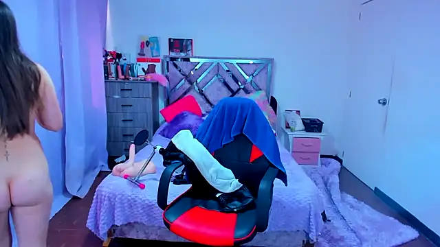 Snapshot of Luna_Analya chatting on 12/14/25, 03:06 Luna Analya online show from 12/14/25, 03:06