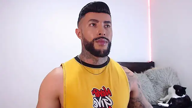 andrea de lucaa online show from 09/26/25, 03:32