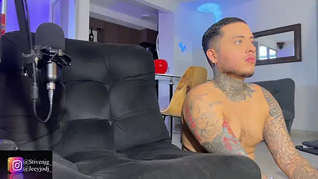 Snapshot of tattoguys_cums chatting on 06/03/26, 10:15 tattoguys cums online show from 06/03/26, 10:15