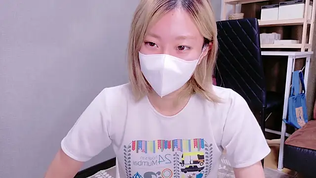 Snapshot of Nana__ch chatting on 10/24/25, 07:49 Nana  ch online show from 10/24/25, 07:49