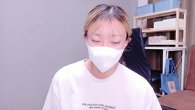 Snapshot of Nana__ch chatting on 10/27/25, 05:11 Nana  ch online show from 10/27/25, 05:11