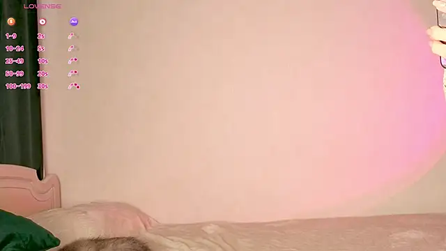 Snapshot of MiaSweetasHoney chatting on 11/10/25, 06:12 MiaSweetasHoney online show from 11/10/25, 06:12