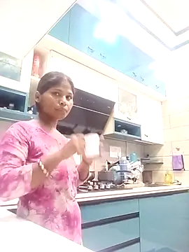 Snapshot of Sneha16 chatting on 10/08/25, 03:26 Sneha16 online show from 10/08/25, 03:26