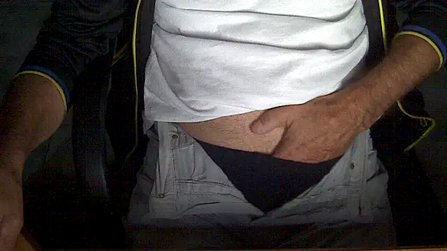 Snapshot of velikifant7 chatting on 11/12/25, 05:41 velikifant7 online show from 11/12/25, 05:41