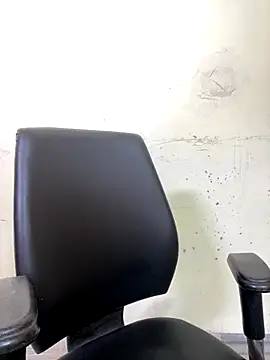 Snapshot of sexy_lips99 chatting on 11/08/25, 06:46 sexy lips99 online show from 11/08/25, 06:46