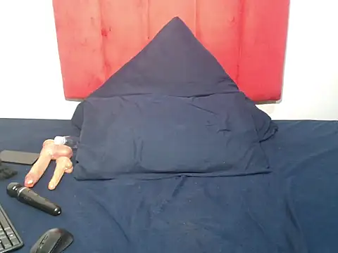 Snapshot of GorillaGripCunt77 chatting on 10/06/25, 06:00 GorillaGripCunt77 online show from 10/06/25, 06:00