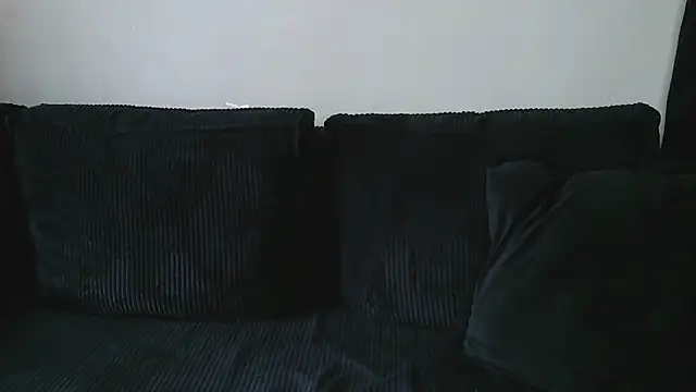 Snapshot of __Leyla__ chatting on 10/11/25, 11:09 Leyla online show from 10/11/25, 11:09