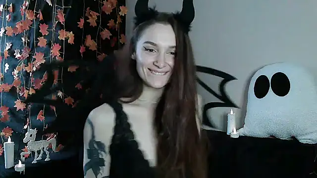 Snapshot of __Leyla__ chatting on 10/24/25, 01:40 Leyla online show from 10/24/25, 01:40