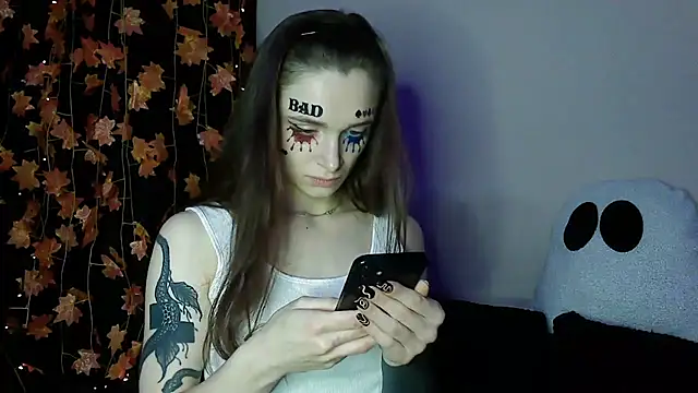 Snapshot of __Leyla__ chatting on 10/29/25, 05:36 Leyla online show from 10/29/25, 05:36