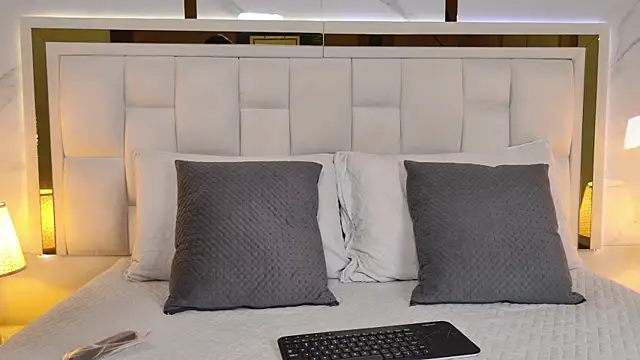 scarlett sm online show from 10/17/25, 07:16