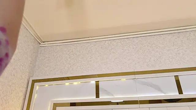 scarlett sm online show from 10/18/25, 07:58