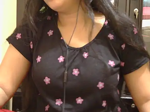 Snapshot of fairy_queen07 chatting on 09/28/25, 12:27 fairy queen07 online show from 09/28/25, 12:27