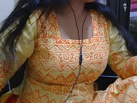 Snapshot of fairy_queen07 chatting on 10/13/25, 02:39 fairy queen07 online show from 10/13/25, 02:39