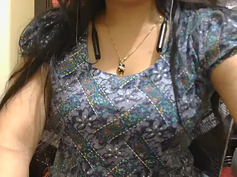 Snapshot of fairy_queen07 chatting on 11/16/25, 06:08 fairy queen07 online show from 11/16/25, 06:08