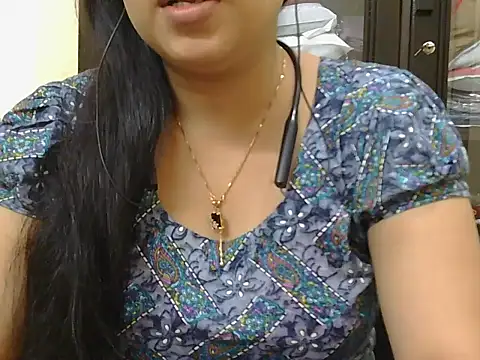 Snapshot of fairy_queen07 chatting on 11/24/25, 05:01 fairy queen07 online show from 11/24/25, 05:01