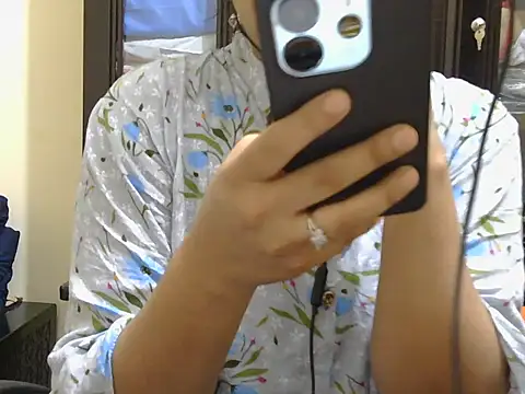 Snapshot of fairy_queen07 chatting on 11/28/25, 09:45 fairy queen07 online show from 11/28/25, 09:45