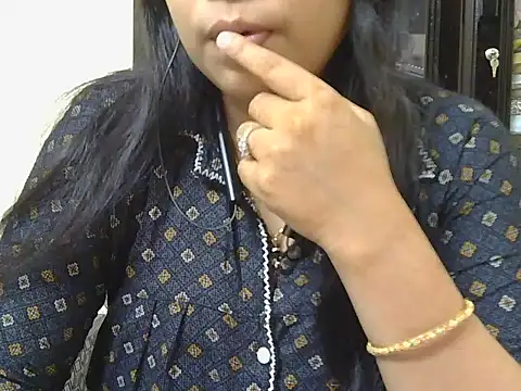 Snapshot of fairy_queen07 chatting on 12/17/25, 01:28 fairy queen07 online show from 12/17/25, 01:28