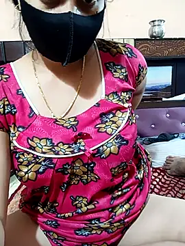 Priyanka Pal online show from 11/12/25, 03:45