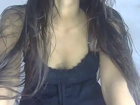 Snapshot of Nura7 chatting on 09/17/25, 10:28 Nura7 online show from 09/17/25, 10:28