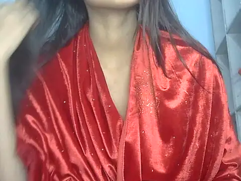 Snapshot of Nura7 chatting on 11/22/25, 12:15 Nura7 online show from 11/22/25, 12:15