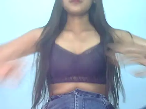 Snapshot of Nura7 chatting on 12/17/25, 06:30 Nura7 online show from 12/17/25, 06:30