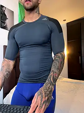 Tomy maylon online show from 10/16/25, 03:35