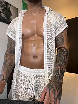 Tomy maylon online show from 10/19/25, 03:23