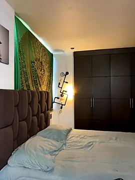 Tomy maylon online show from 10/29/25, 04:53