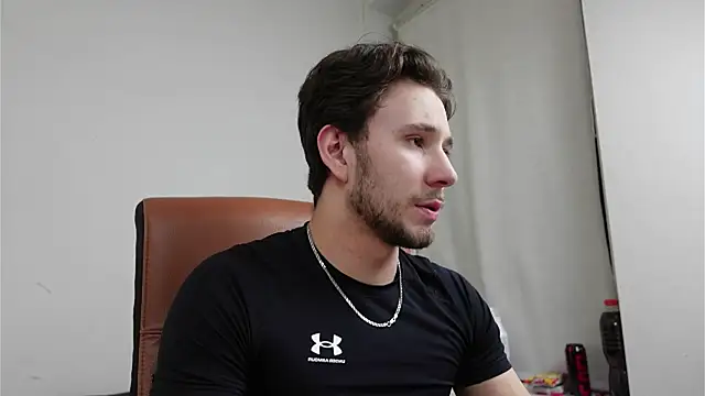 Snapshot of Ethan_Fyre chatting on 09/17/25, 07:59 Ethan Fyre online show from 09/17/25, 07:59