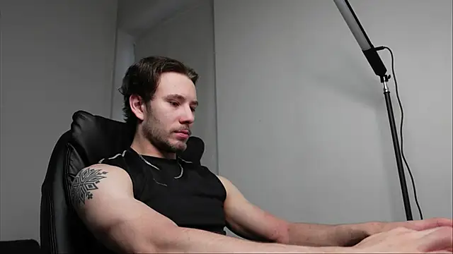 Snapshot of Ethan_Fyre chatting on 10/14/25, 05:30 Ethan Fyre online show from 10/14/25, 05:30