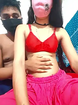 Snapshot of maya-Couple19 chatting on 10/13/25, 05:24 maya-Couple19 online show from 10/13/25, 05:24