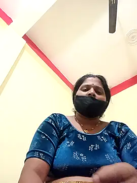 Divya Lovely online show from 10/28/25, 11:14