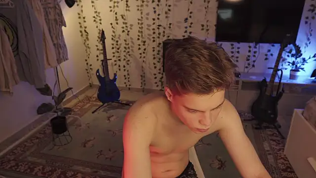 Snapshot of RusBradPitt chatting on 09/26/25, 11:14 RusBradPitt online show from 09/26/25, 11:14