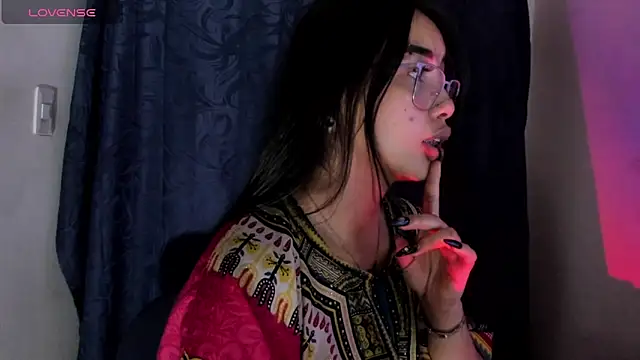 Snapshot of Viioleett_cum chatting on 11/04/25, 02:38 Viioleett cum online show from 11/04/25, 02:38