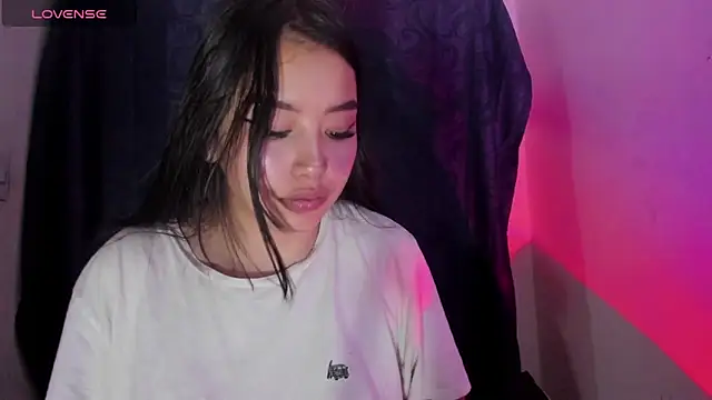 Snapshot of Viioleett_cum chatting on 12/05/25, 03:09 Viioleett cum online show from 12/05/25, 03:09