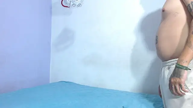 Snapshot of onixandghosty1 chatting on 12/03/25, 07:01 onixandghosty1 online show from 12/03/25, 07:01