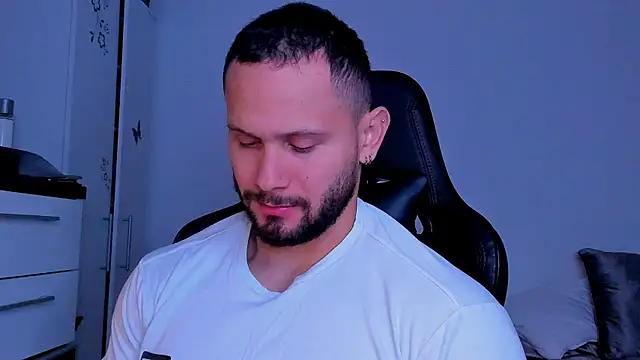 andrewcorey1 online show from 09/25/25, 05:11