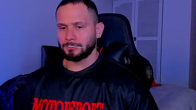 andrewcorey1 online show from 10/07/25, 04:26