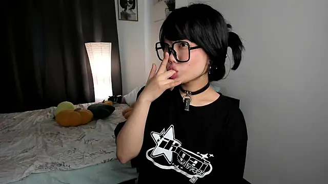 Snapshot of _molly_molly_molly_ chatting on 10/04/25, 11:30  molly molly molly  online show from 10/04/25, 11:30