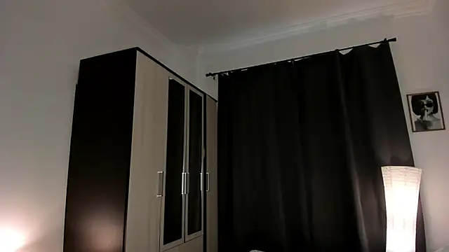 Snapshot of _molly_molly_molly_ chatting on 10/05/25, 12:14  molly molly molly  online show from 10/05/25, 12:14