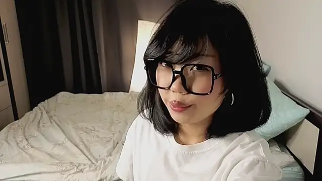  molly molly molly  online show from 11/14/25, 03:44