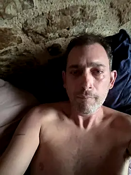 Snapshot of tamtamat46 chatting on 10/29/25, 04:20 tamtamat46 online show from 10/29/25, 04:20