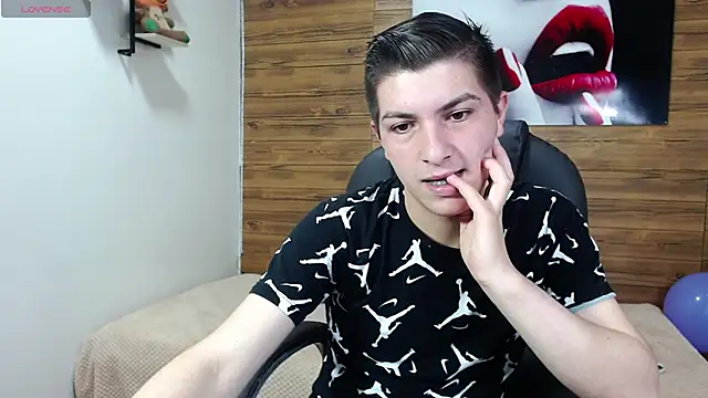 Snapshot of taner_king chatting on 10/16/25, 03:07 taner king online show from 10/16/25, 03:07